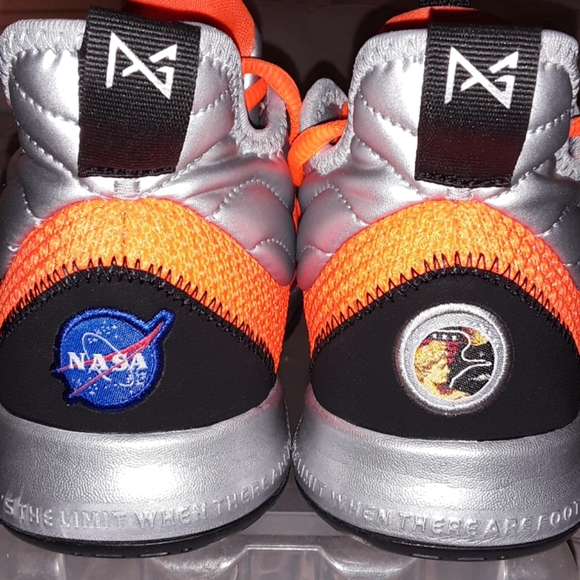 NIKE PG3 GS NASA